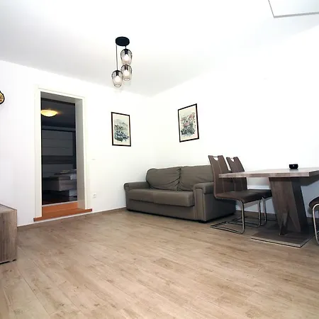 5106a Apartamento Tisno